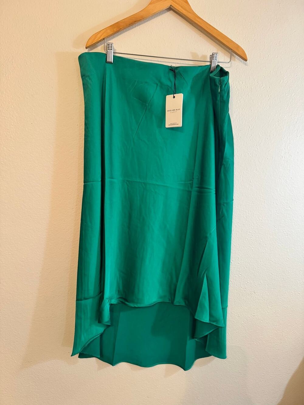 Green Skies Are Blue Curvy Satin Midi Skirt-